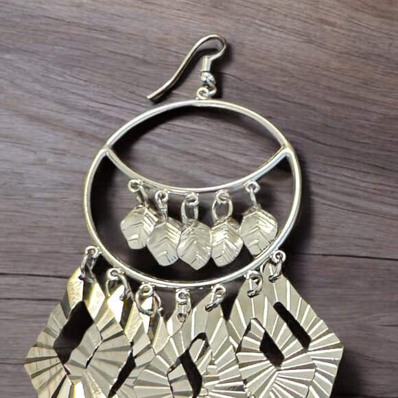 Silver Tone Pierced Earrings Dangling Chandelier Light Weight Hook - Picture 2 of 3